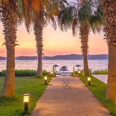 Med-inn Hotel 4*